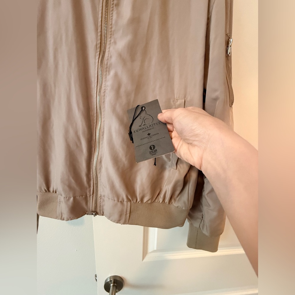 ✨ Kuwalla Tee Neutral Tan Beige Full Zip Bomber Jacket Utility Pocket Size L 🧥❤️ - Picture 15 of 16